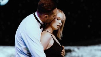 Elegant Angel – Lilly Bell