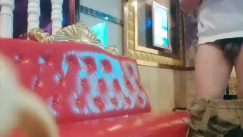 【极品渣男一号探花】2021.4.26，KTV玩公主，歌声伴着酒精，大胸小姐姐一会儿被脱光，后入啪啪乳浪波动真刺激