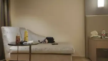 【文轩】2021-4-30 高素质外围妹子，黑衣短裤沙发舌吻调情，舔屌口交侧入大力抽插猛操，操的妹子呻吟连连【精华版】-高清原版无水印