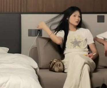 杏吧原创.约了一个18岁只有88斤的大花腿妹妹-欧阳克