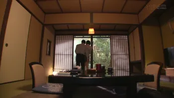 STARS-382 - 夏目響 - 1人 [「私の方が良いでしょ？奥様を忘れるぐらいメチャクチャ抱いて」 リスク覚悟で抱きたくなる恵体な愛人と不倫温泉旅行 夏目響]